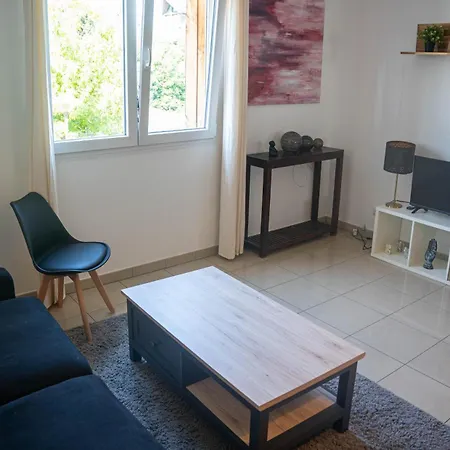 Spacieux Neudorf, Apartment