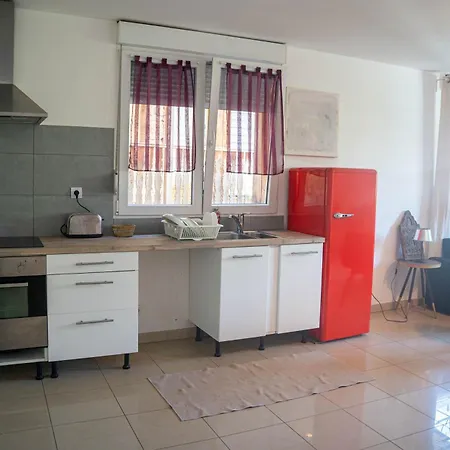 Spacieux Neudorf, * Straßburg