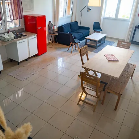 Spacieux Neudorf, Apartment