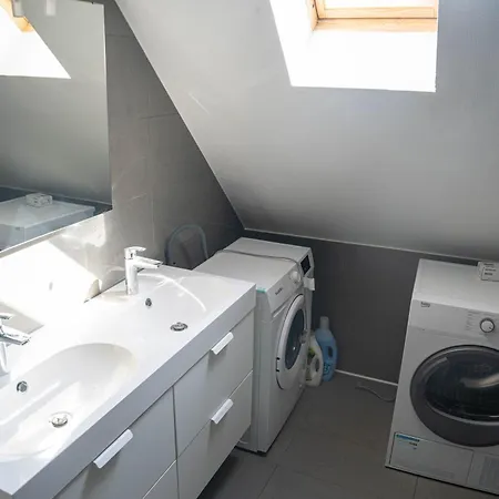 Spacieux Neudorf, *