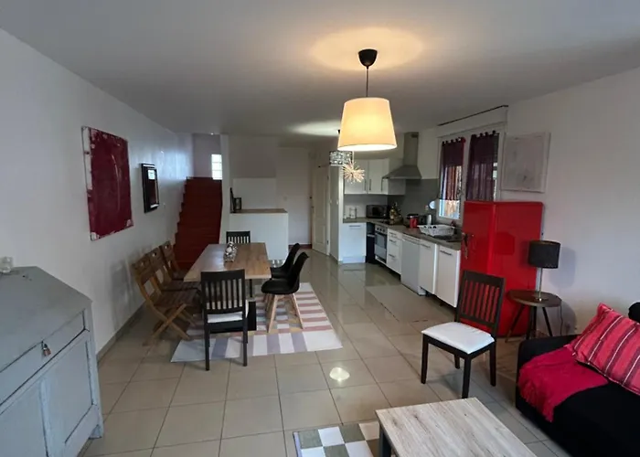 Spacieux Neudorf, *